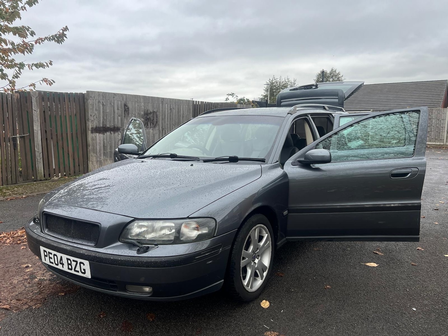 Used Volvo V70 2004 for sale - 76454222: Photo 9