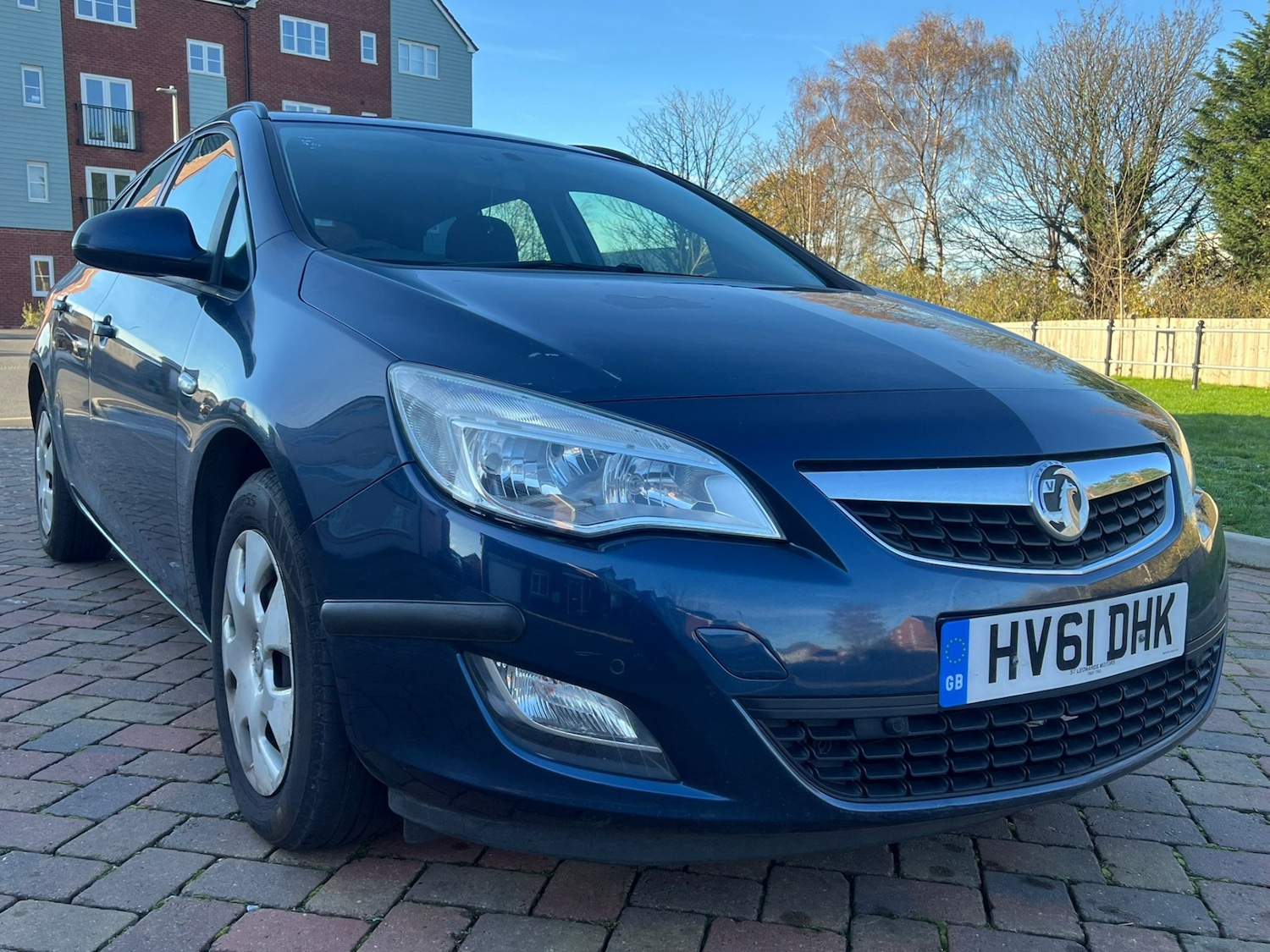 Used Vauxhall Astra 2012 for sale - 76573803: Photo 3