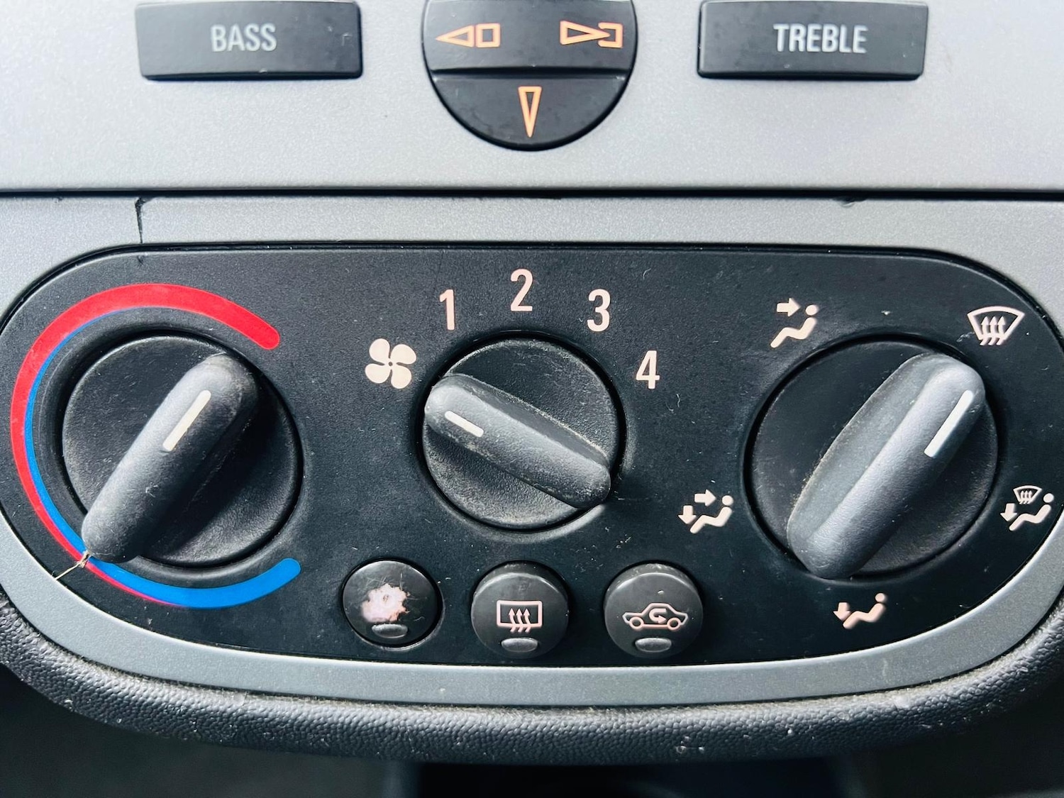 Used Vauxhall Corsa 2004 for sale - 77320192: Photo 18