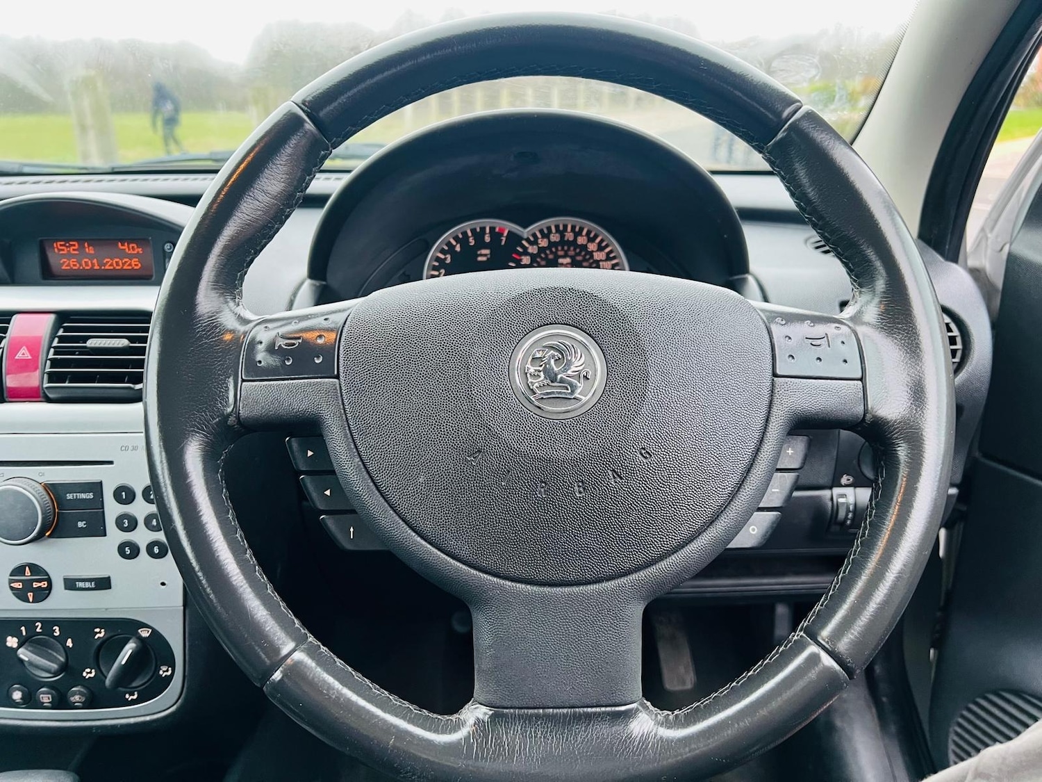 Used Vauxhall Corsa 2004 for sale - 77320192: Photo 2