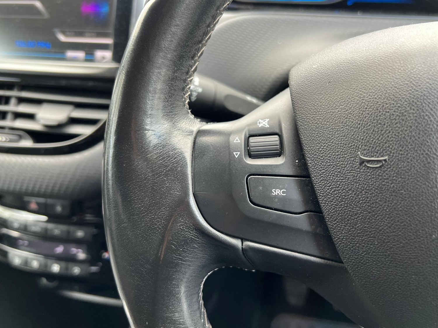 Used Peugeot 2008 2013 for sale - 76389430: Photo 26