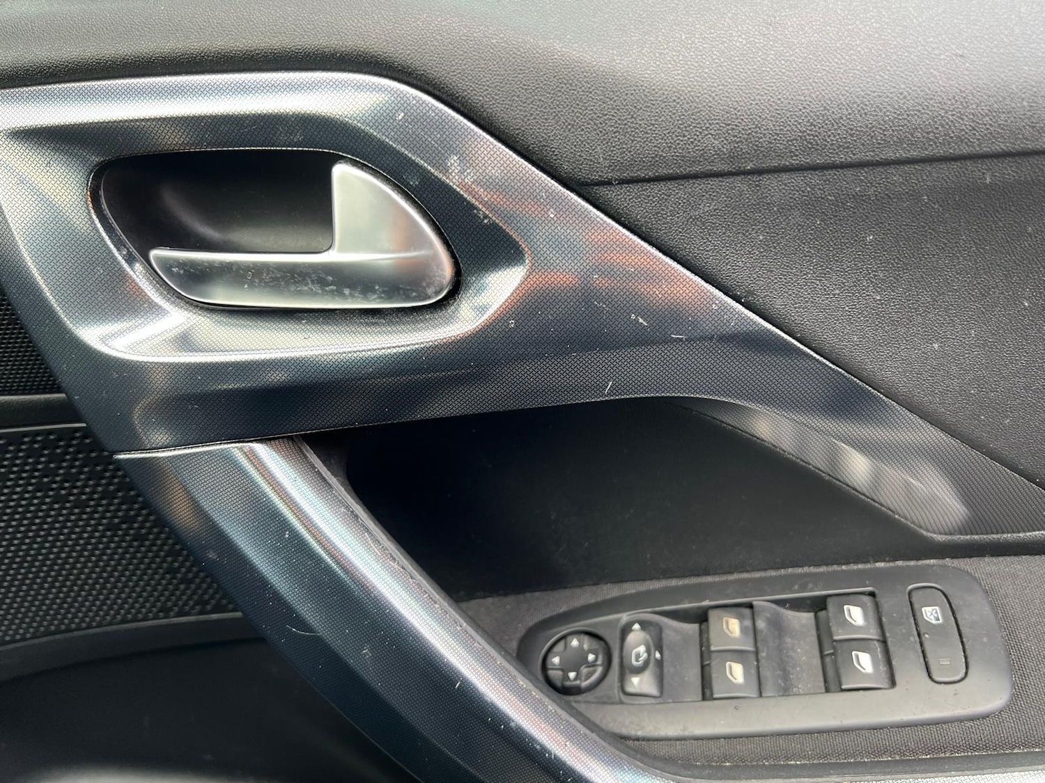 Used Peugeot 2008 2013 for sale - 76389430: Photo 28