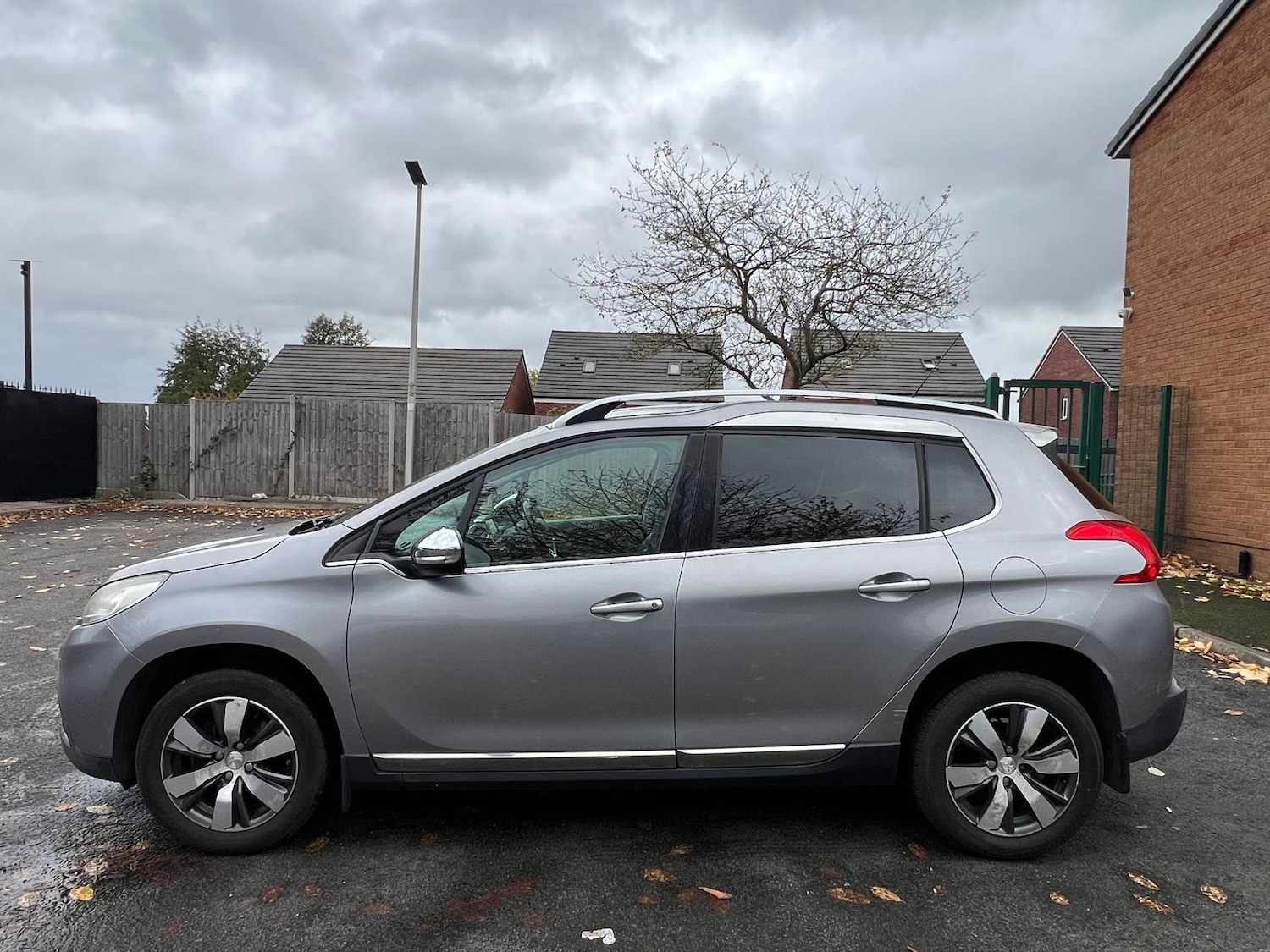 Used Peugeot 2008 2013 for sale - 76389430: Photo 4