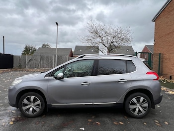 Used Peugeot 2008 2013 for sale - 76389430: Photo