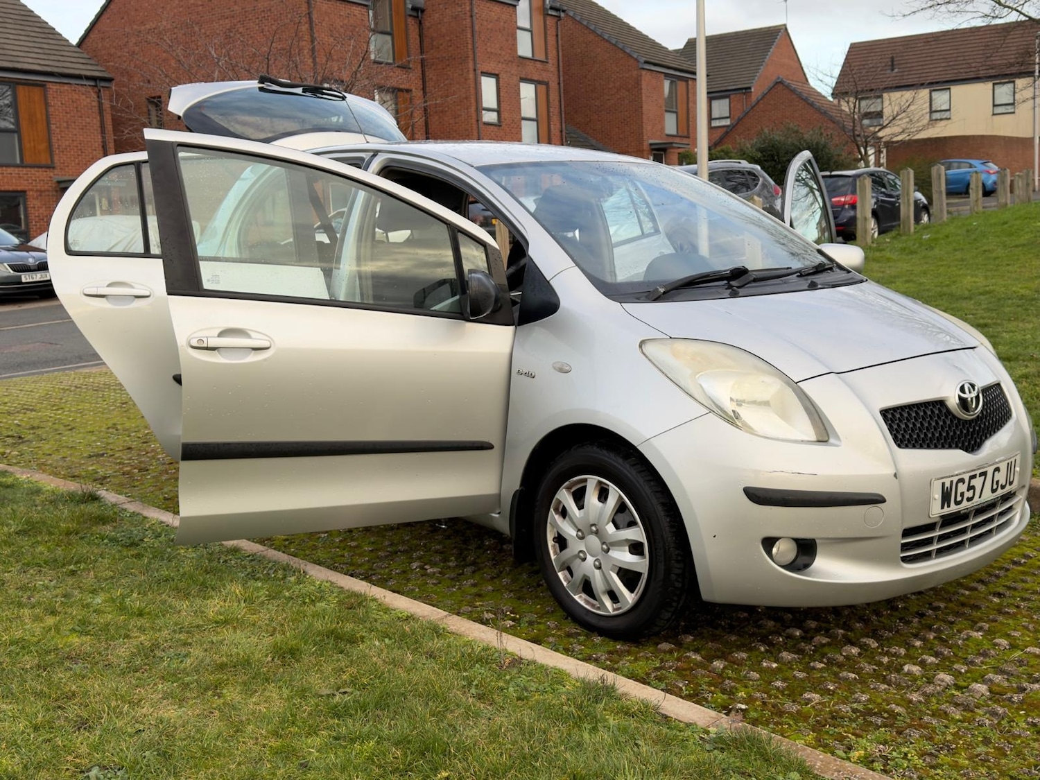 Used Toyota Yaris 2008 for sale - 77254324: Photo 46