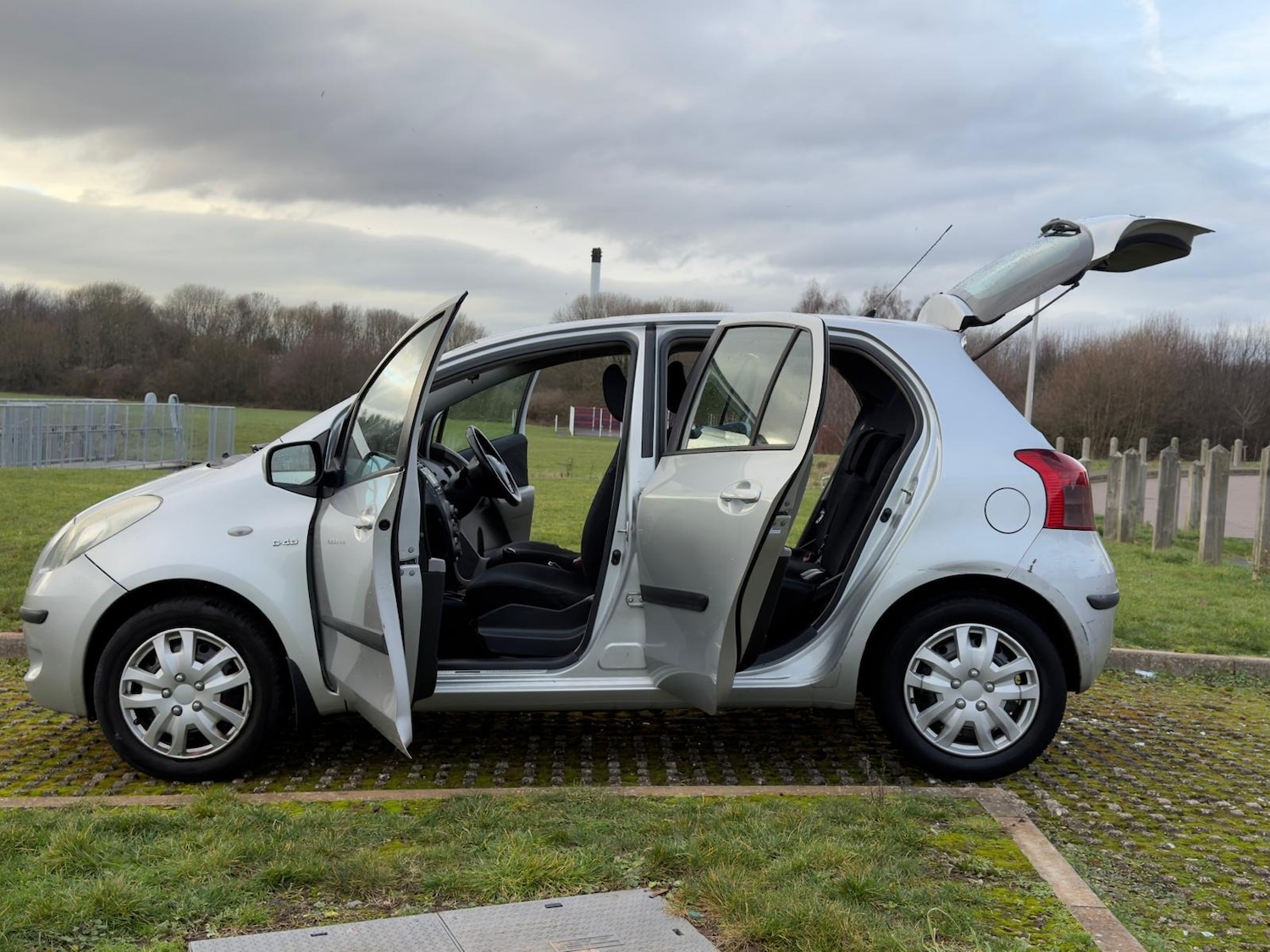 Used Toyota Yaris 2008 for sale - 77254324: Photo 53