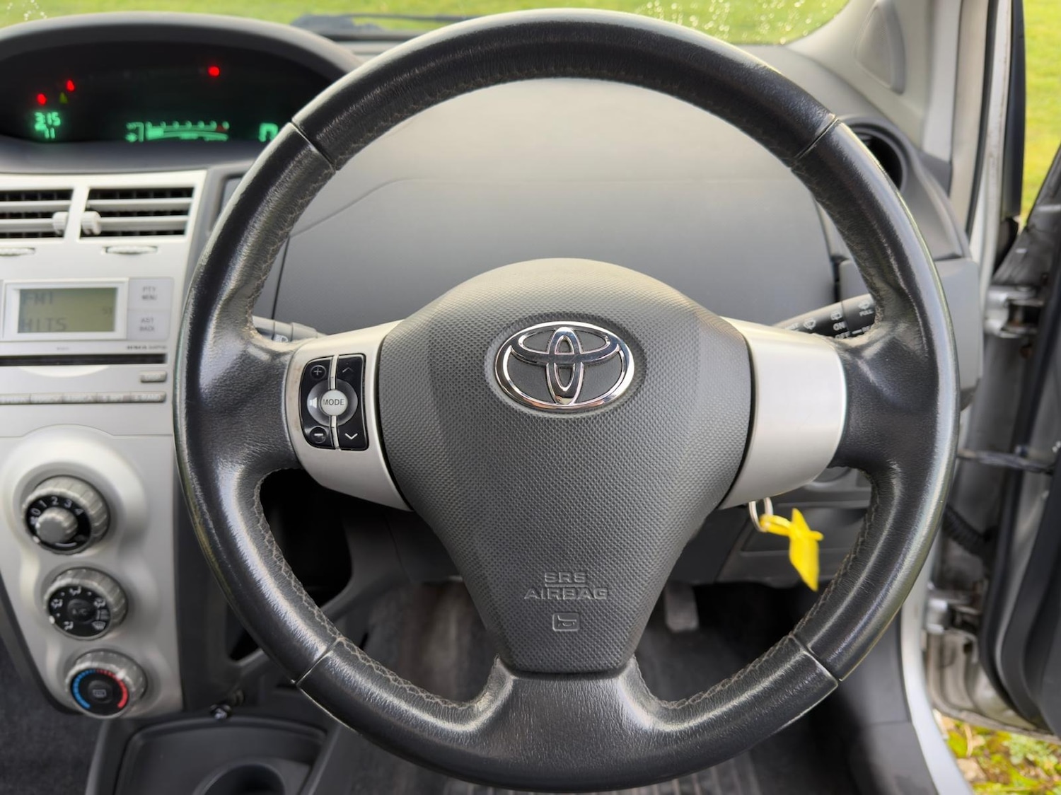 Used Toyota Yaris 2008 for sale - 77254324: Photo 64