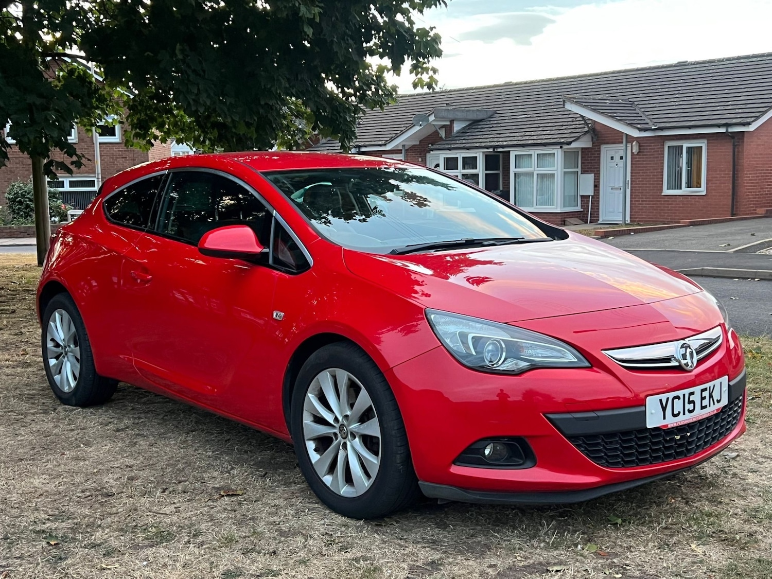 Used Vauxhall Astra GTC 2015 for sale - 76167997: Photo 2
