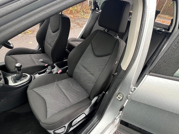 Used Peugeot 308 2010 for sale - 76168279: Photo 15