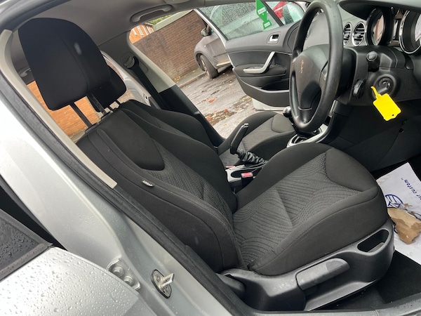Used Peugeot 308 2010 for sale - 76168279: Photo 29