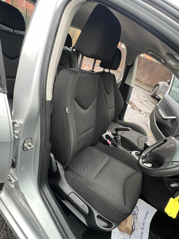 Used Peugeot 308 2010 for sale - 76168279: Photo 35