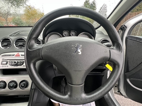 Used Peugeot 308 2010 for sale - 76168279: Photo 36