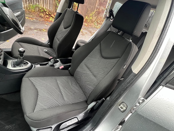 Used Peugeot 308 2010 for sale - 76168279: Photo 39