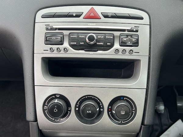 Used Peugeot 308 2010 for sale - 76168279: Photo 41