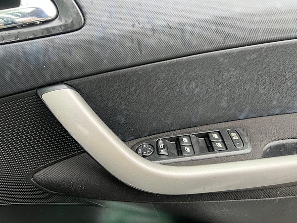 Used Peugeot 308 2010 for sale - 76168279: Photo 43