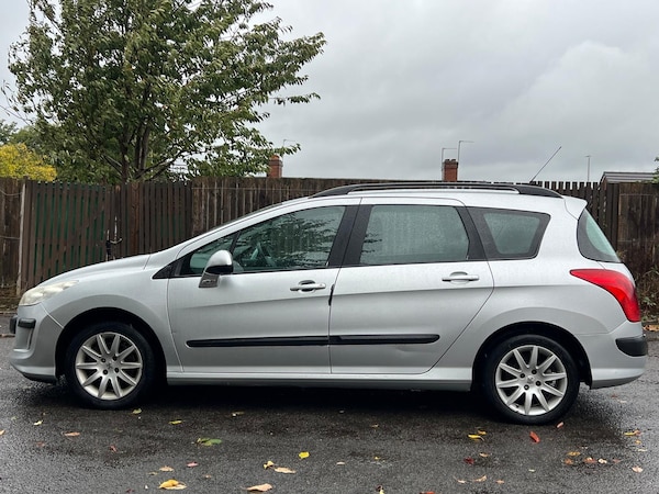 Used Peugeot 308 2010 for sale - 76168279: Photo 6