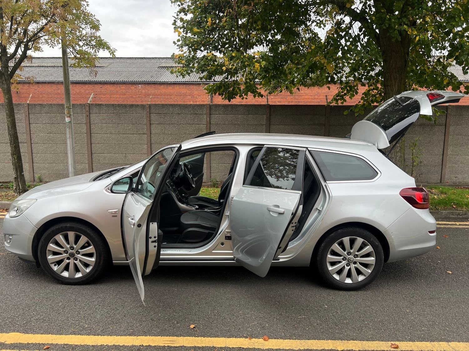 Used Vauxhall Astra 2011 for sale - 76397823: Photo 12