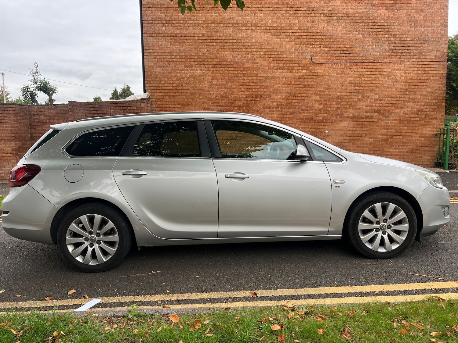Used Vauxhall Astra 2011 for sale - 76397823: Photo 13