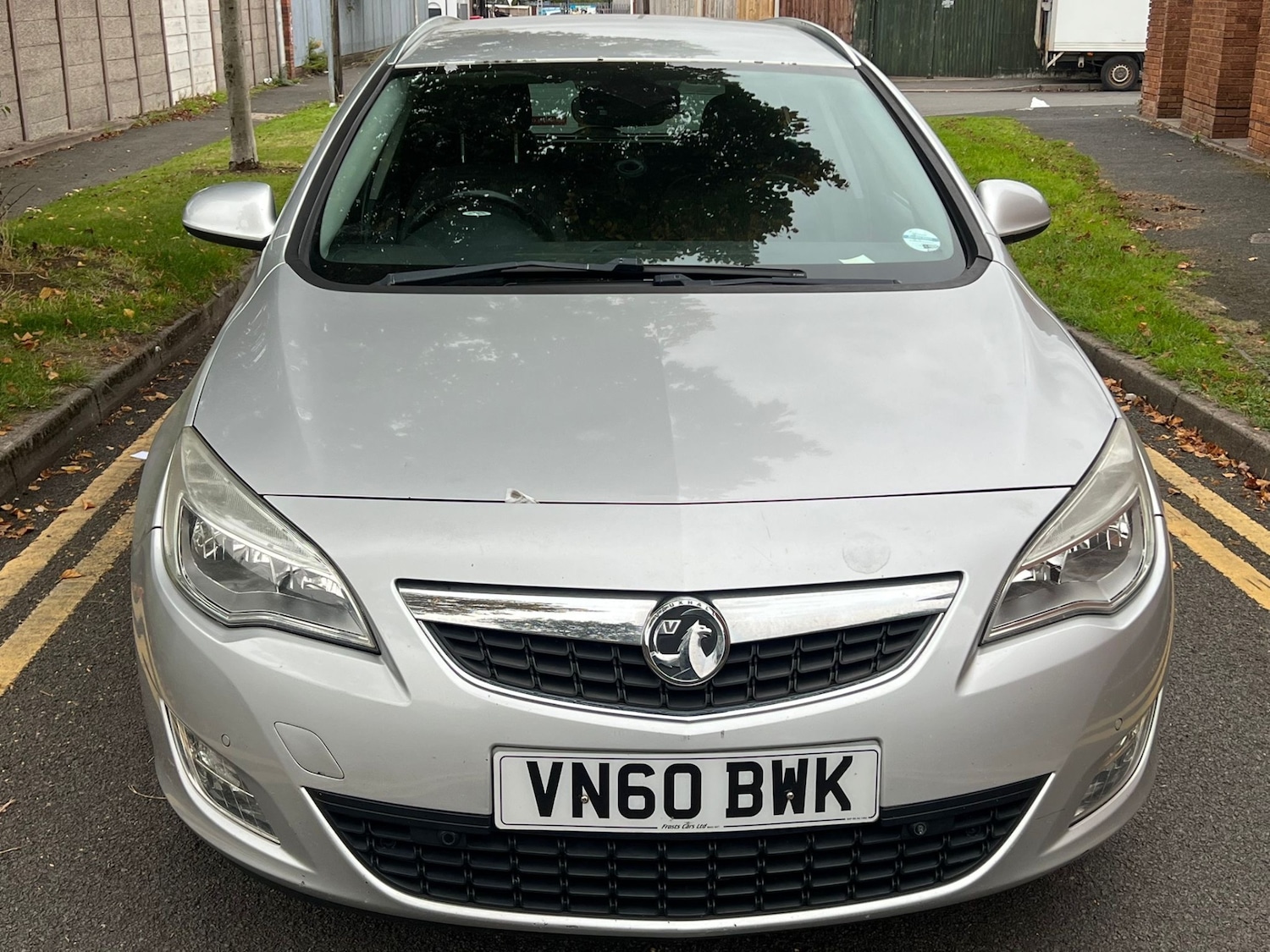 Used Vauxhall Astra 2011 for sale - 76397823: Photo 2