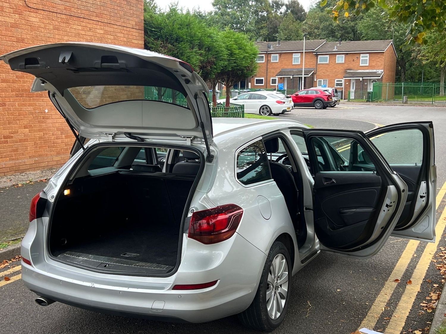 Used Vauxhall Astra 2011 for sale - 76397823: Photo 34