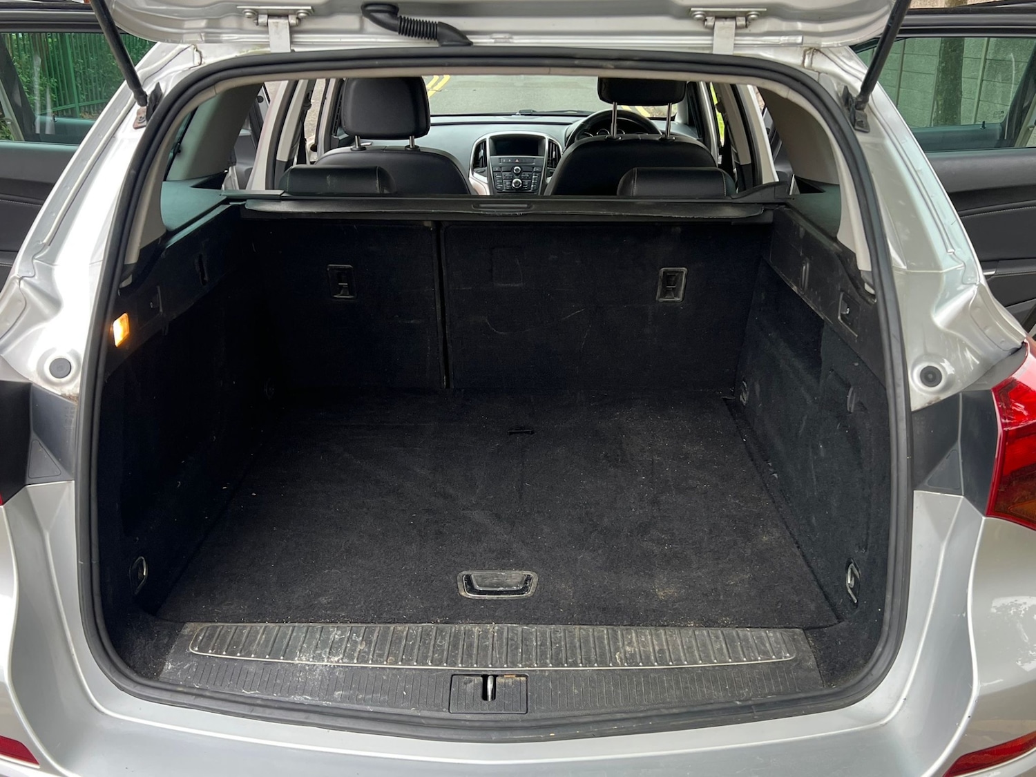 Used Vauxhall Astra 2011 for sale - 76397823: Photo 35