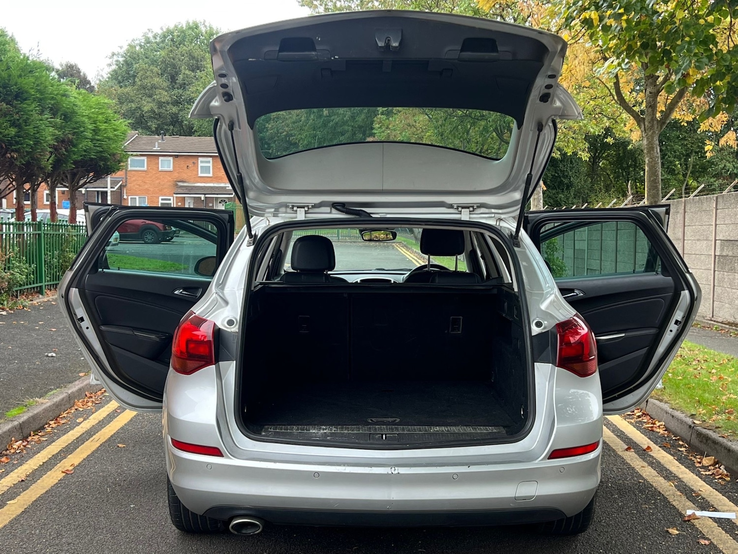 Used Vauxhall Astra 2011 for sale - 76397823: Photo 38