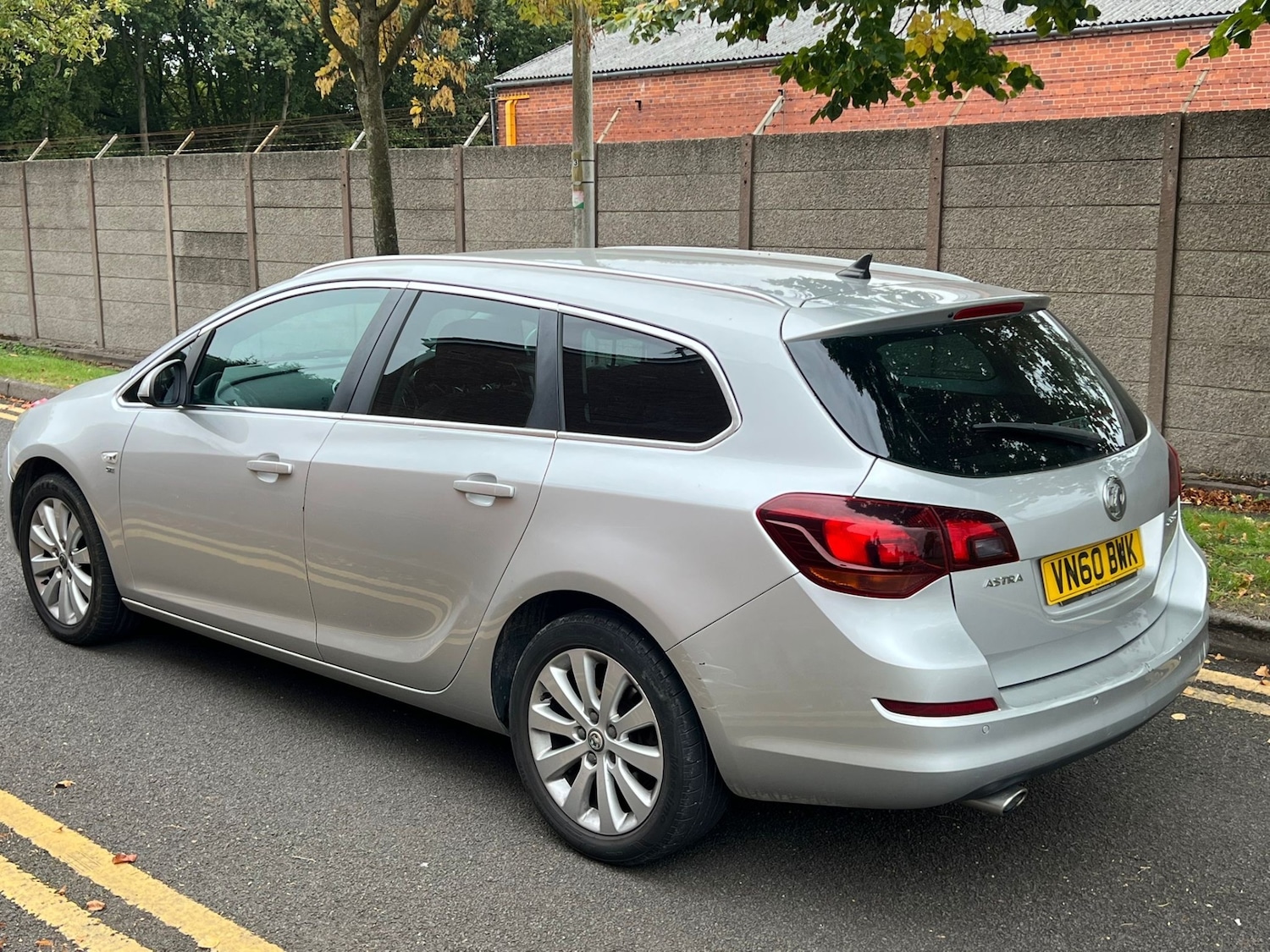 Used Vauxhall Astra 2011 for sale - 76397823: Photo 4