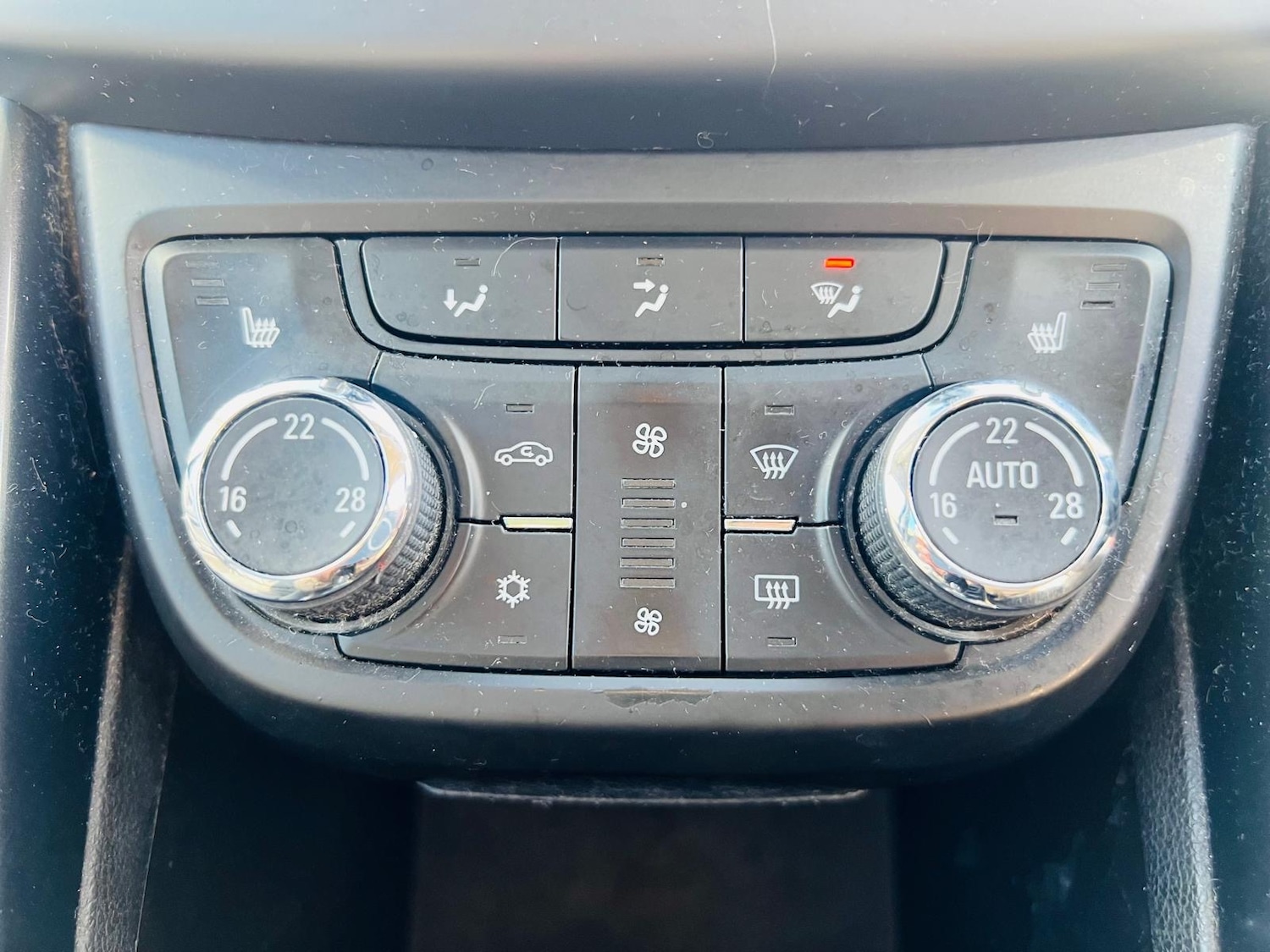 Used Vauxhall Zafira 2016 for sale - 77898145: Photo 28