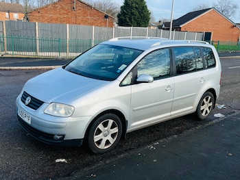 Used Volkswagen Touran 2005 for sale - 77332056: Photo