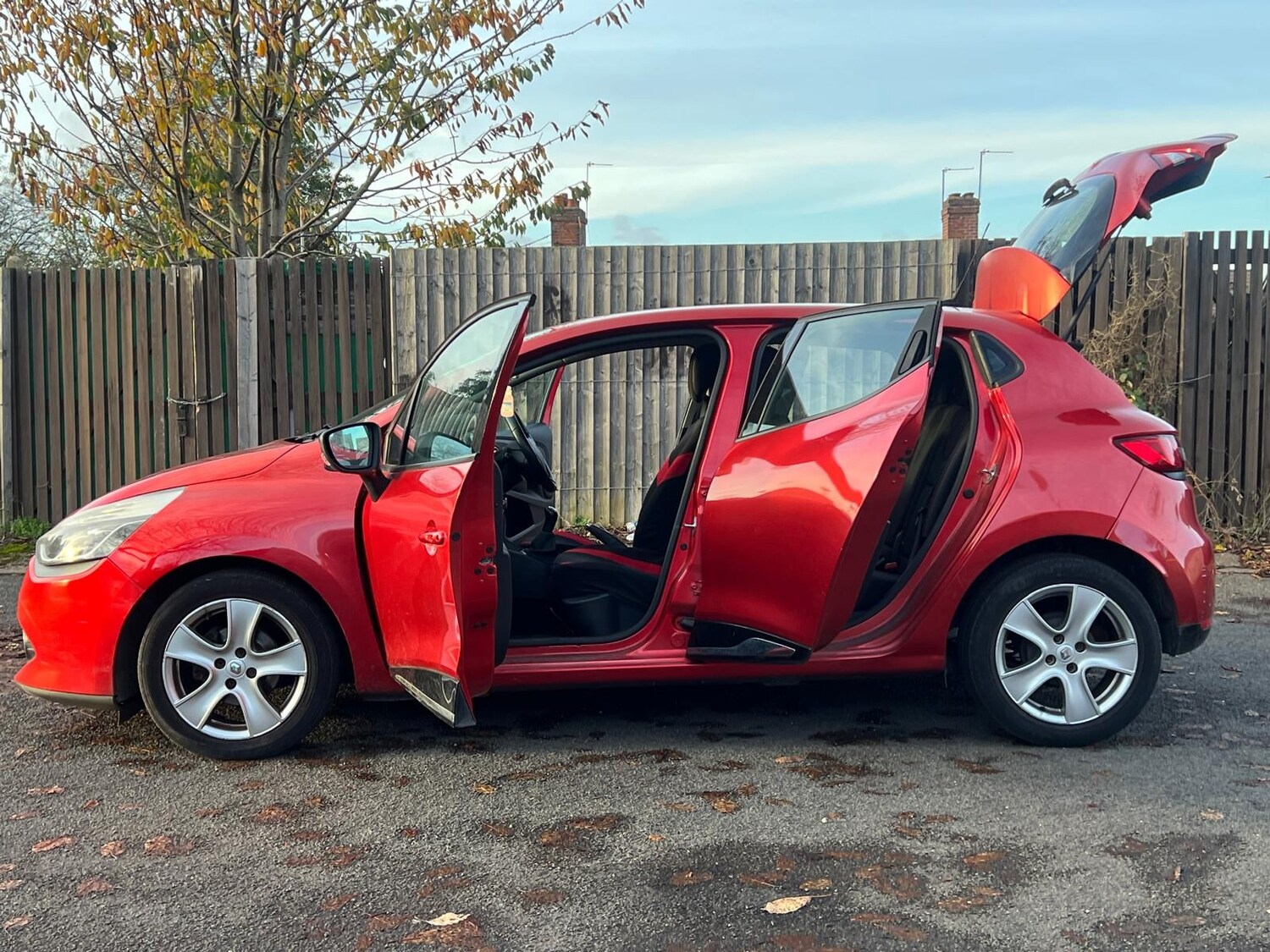 Used Renault Clio 2013 for sale - 76571982: Photo 47