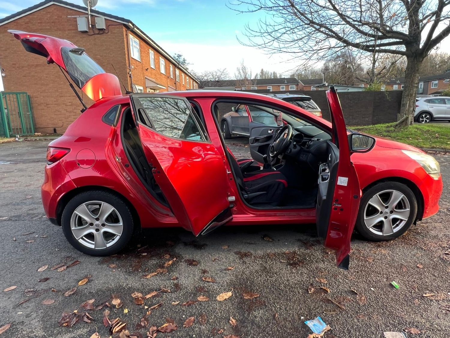 Used Renault Clio 2013 for sale - 76571982: Photo 52