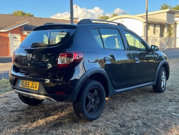 Used Dacia Sandero Stepway 2015 for sale - 76318252: Photo