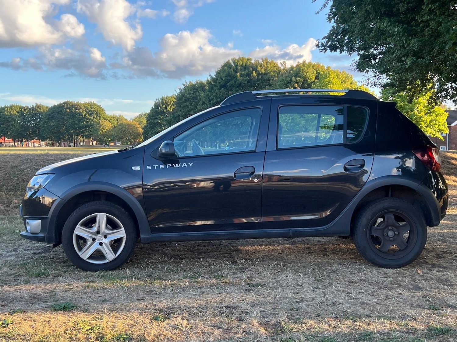 Used Dacia Sandero Stepway 2015 for sale - 76318252: Photo 7