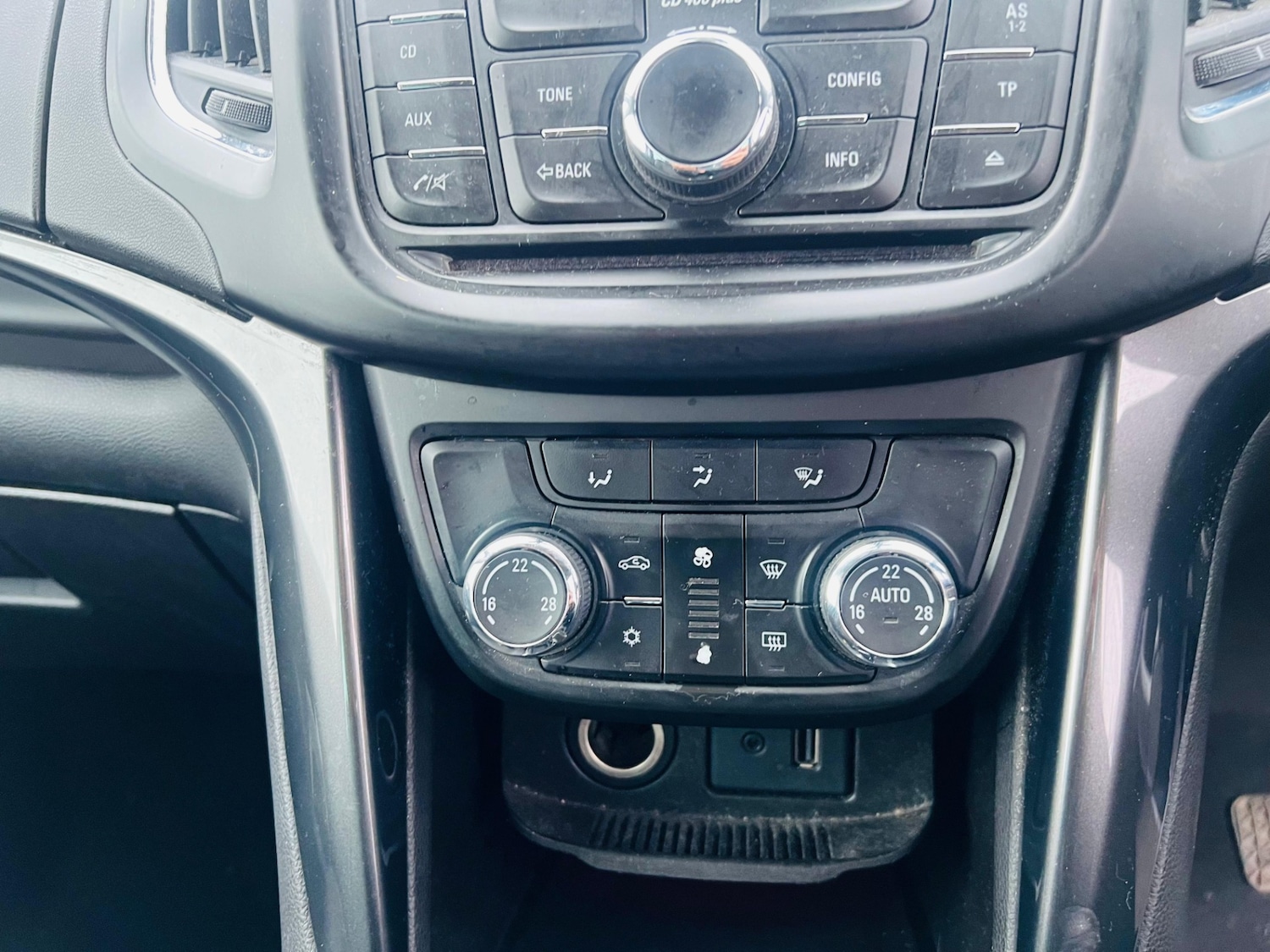 Used Vauxhall Zafira 2015 for sale - 77457242: Photo 13