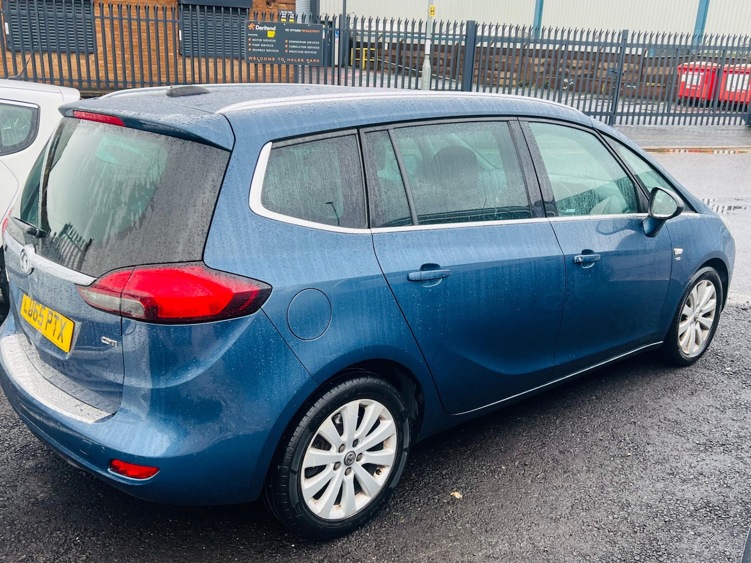 Used Vauxhall Zafira 2015 for sale - 77457242: Photo 7