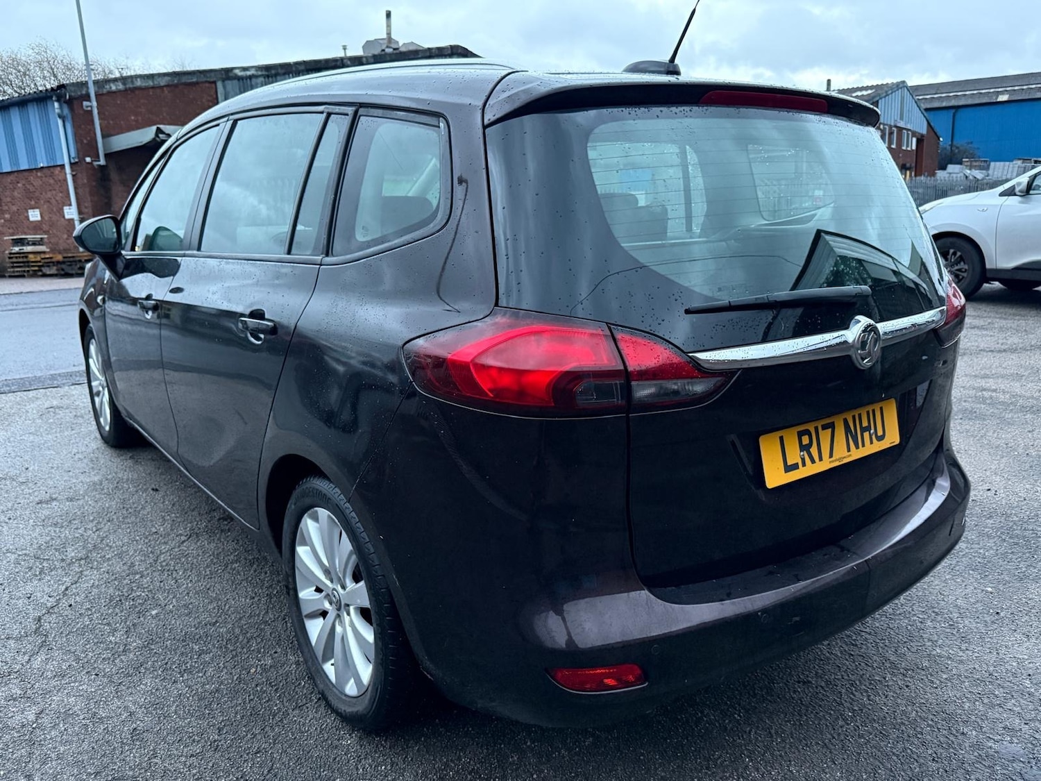 Used Vauxhall Zafira 2017 for sale - 76608894: Photo 2