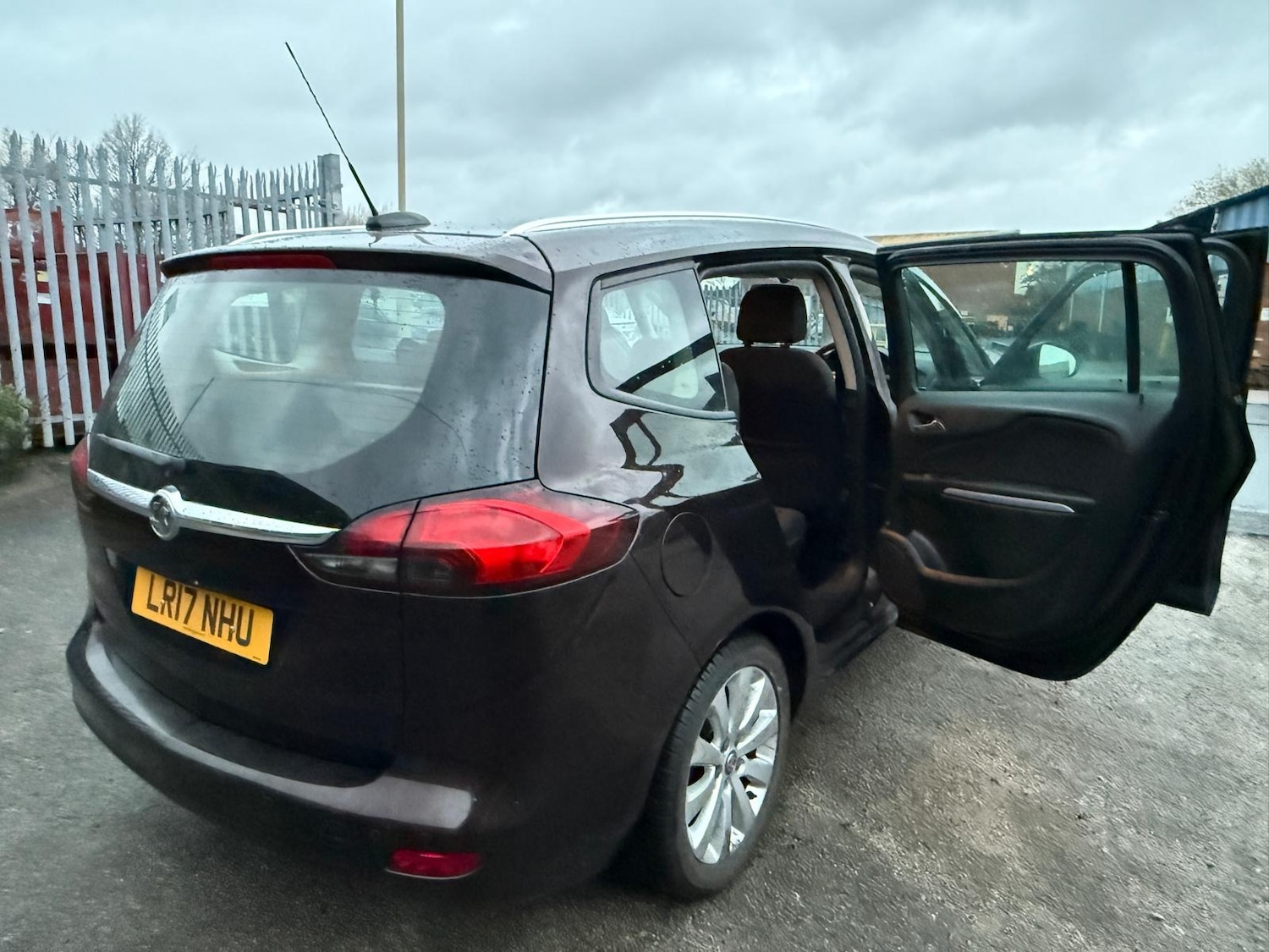 Used Vauxhall Zafira 2017 for sale - 76608894: Photo 24