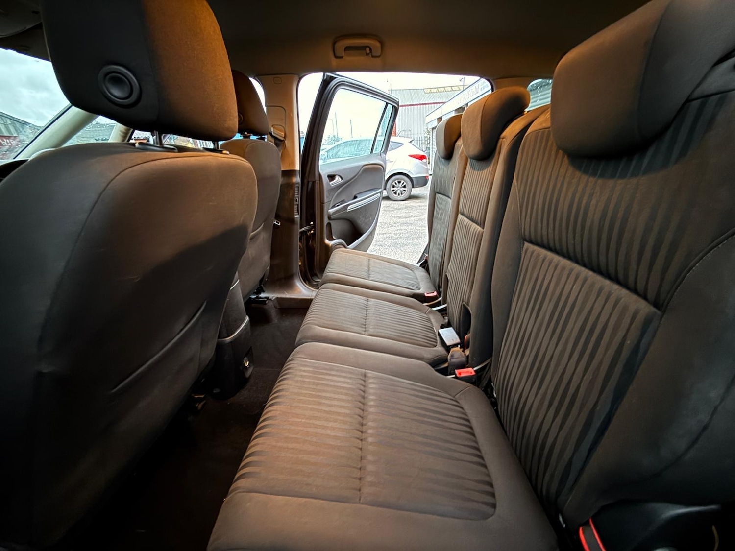 Used Vauxhall Zafira 2017 for sale - 76608894: Photo 34