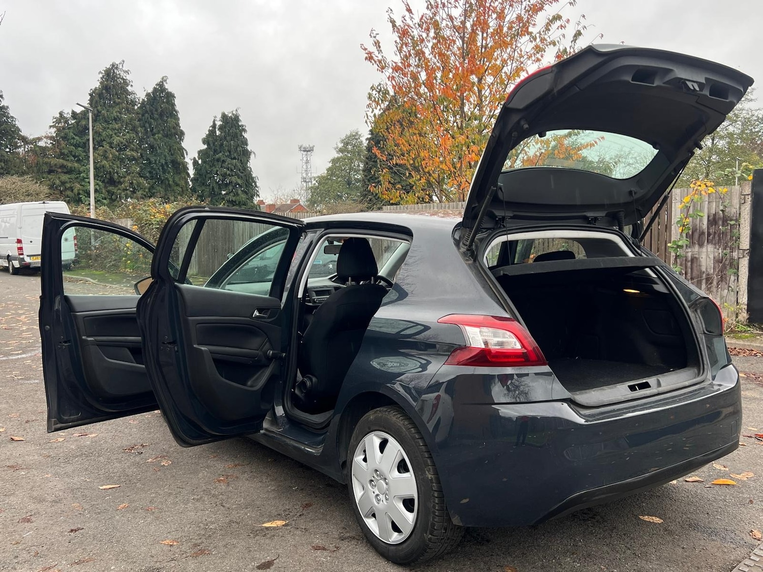 Used Peugeot 308 2016 for sale - 76389431: Photo 19