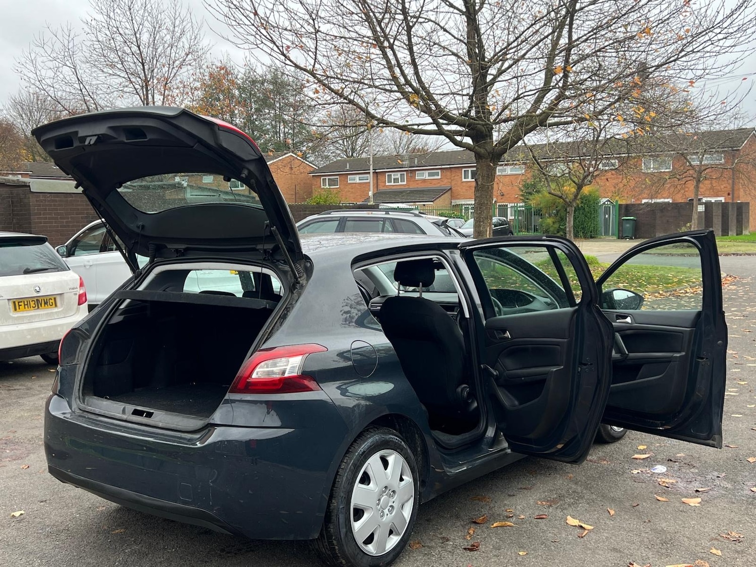 Used Peugeot 308 2016 for sale - 76389431: Photo 25