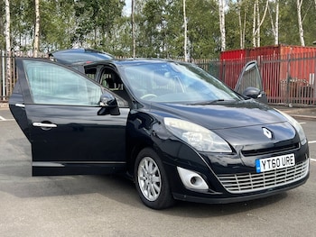 2010 (60) - 1.9 dCi Privilege TomTom 5dr