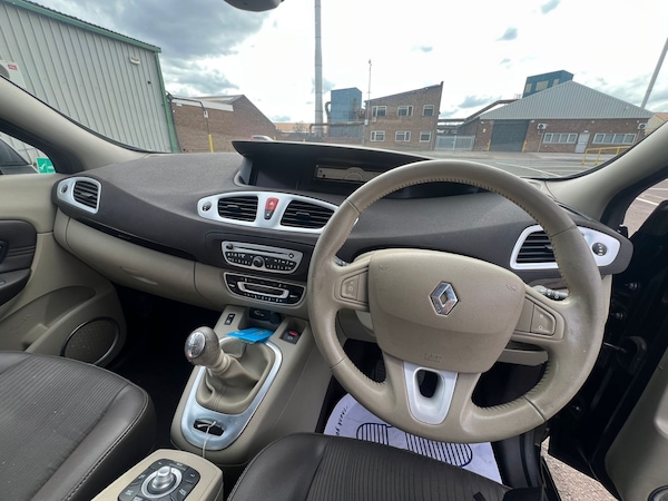 Used Renault Grand Scenic 2010 for sale - 76168076: Photo 20