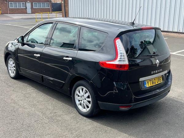 Used Renault Grand Scenic 2010 for sale - 76168076: Photo 2