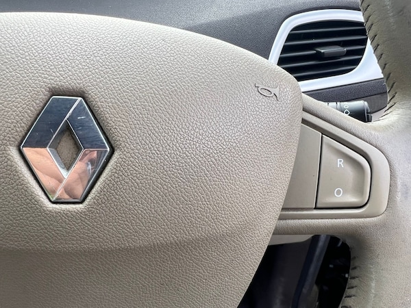 Used Renault Grand Scenic 2010 for sale - 76168076: Photo 8