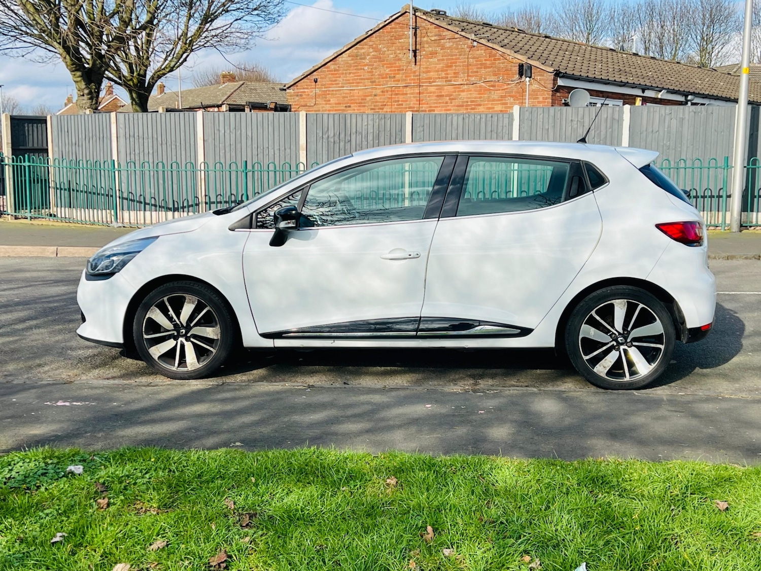 Used Renault Clio 2016 for sale - 77613689: Photo 15