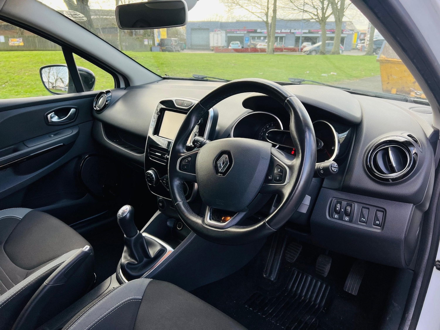 Used Renault Clio 2016 for sale - 77613689: Photo 38