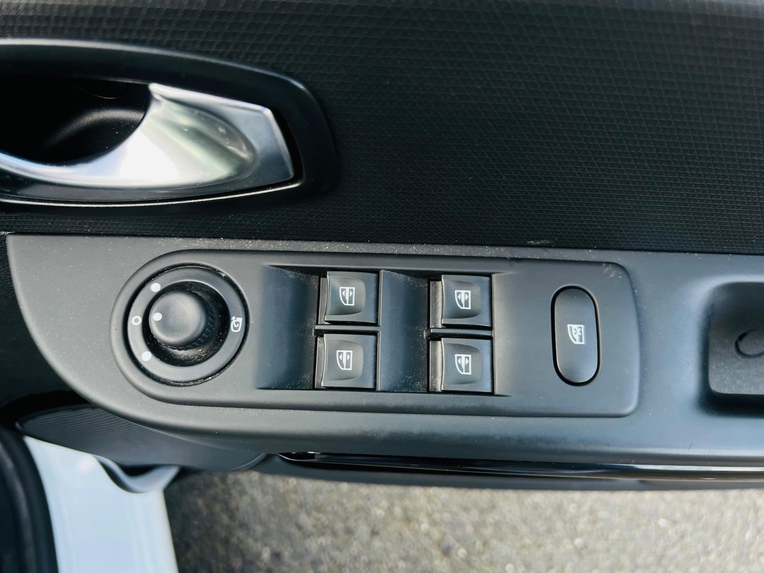 Used Renault Clio 2016 for sale - 77613689: Photo 39