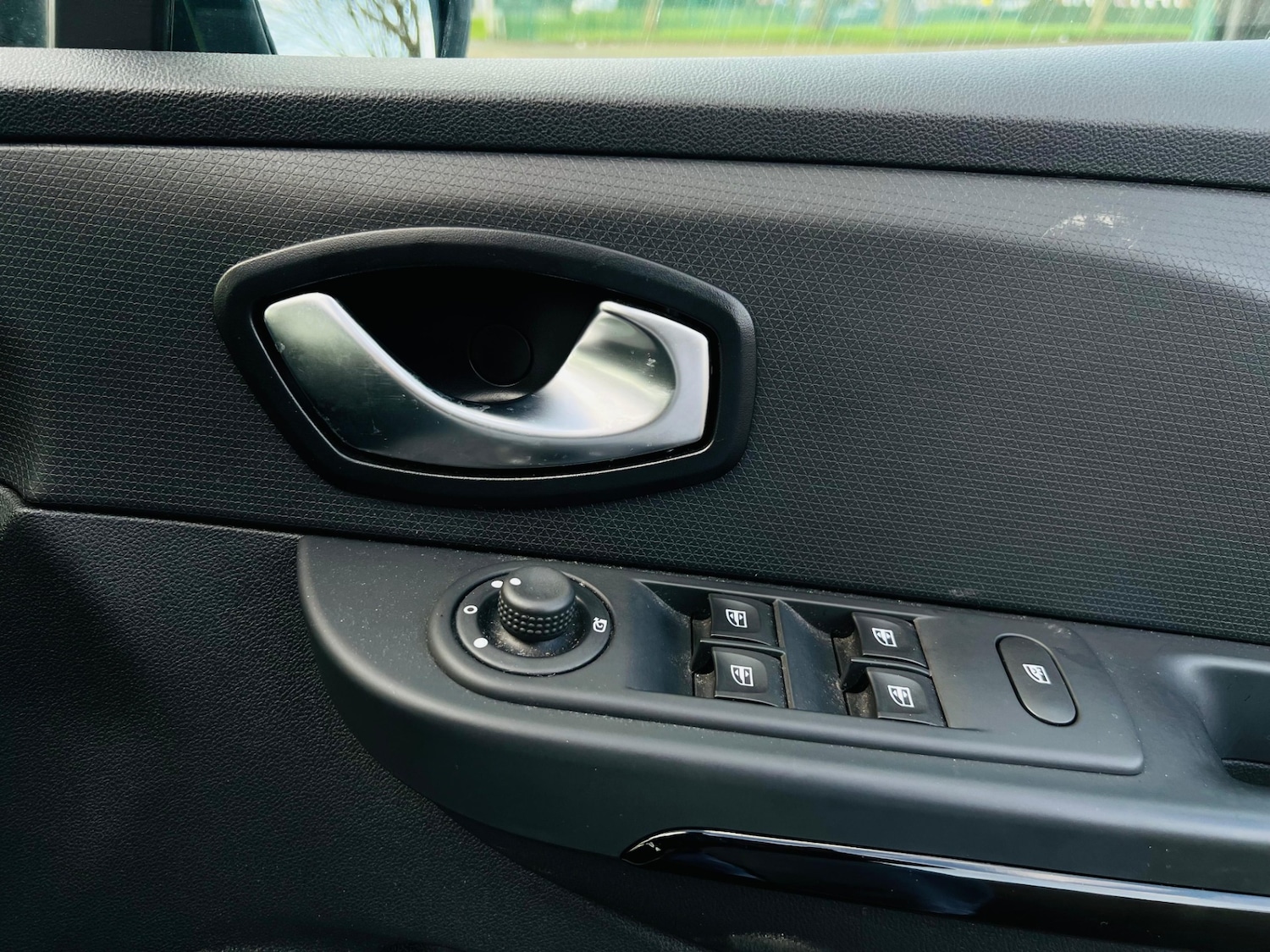 Used Renault Clio 2016 for sale - 77613689: Photo 40