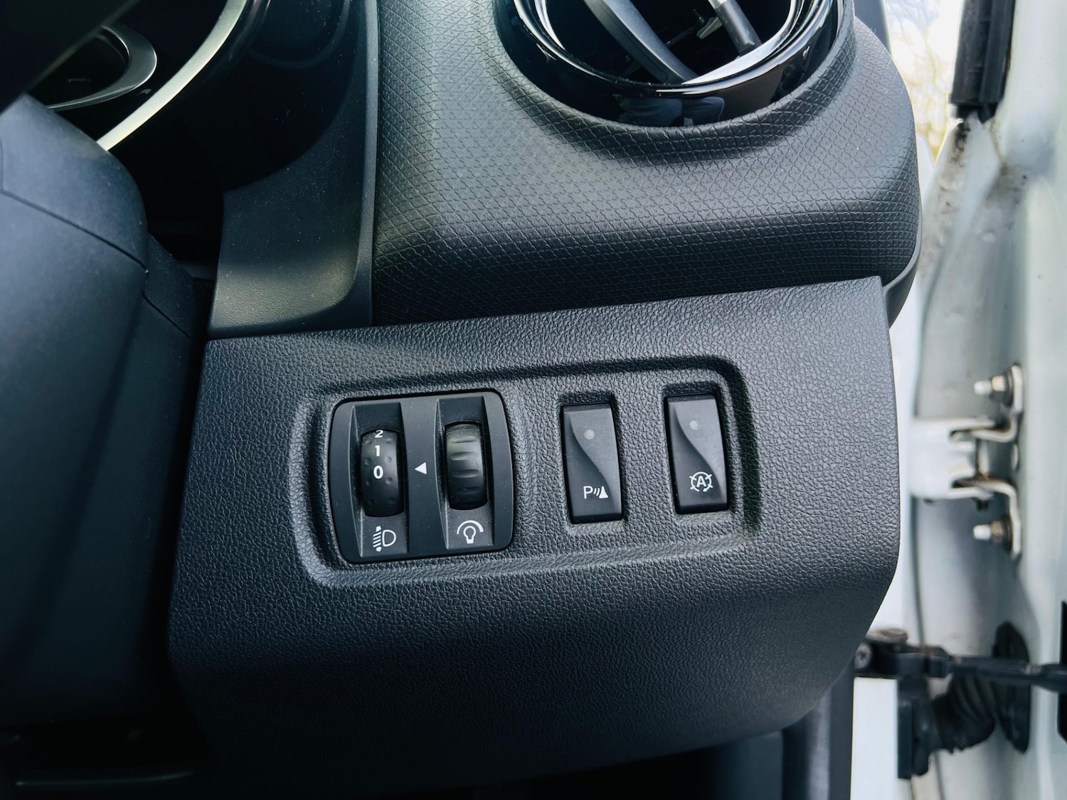 Used Renault Clio 2016 for sale - 77613689: Photo 42