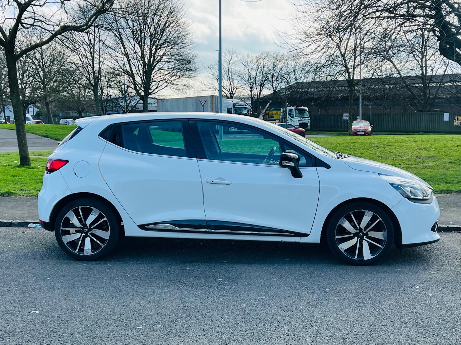 Used Renault Clio 2016 for sale - 77613689: Photo 9
